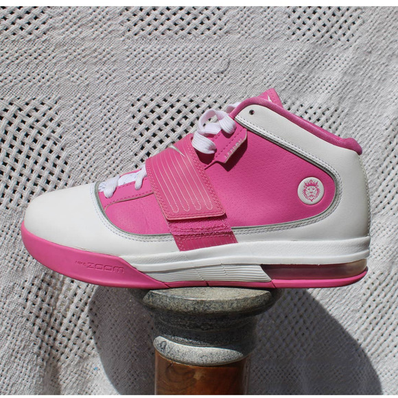 RARE 2010 Nike Zoom Lebron 4 Soldier Think Pink Women's Size 10 8.5M - Picture 1 of 10